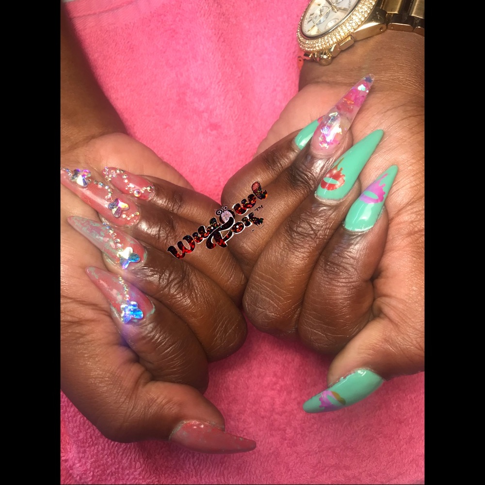 Press on nails - Picture 2 of 11
